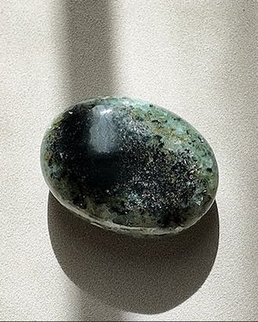CLEAR fuchsite kyanite palm stone on cream tray